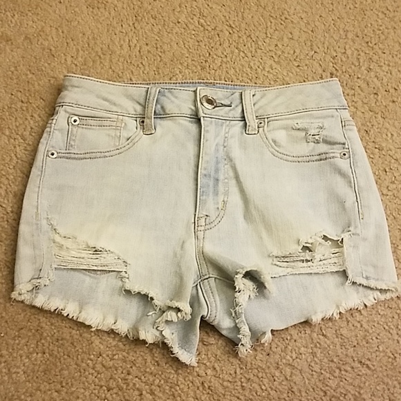 Distressed AE shorts - Picture 1 of 5